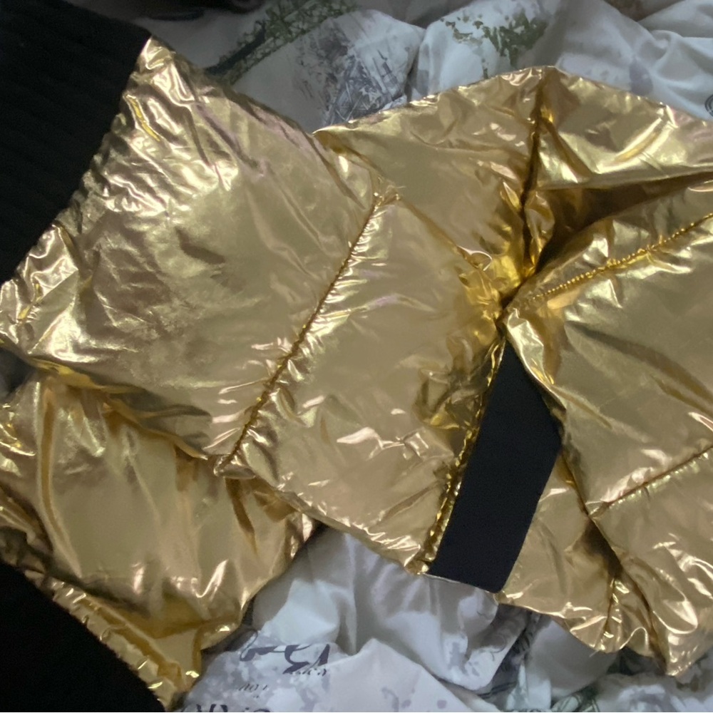 DKNY shiny scarf muffler